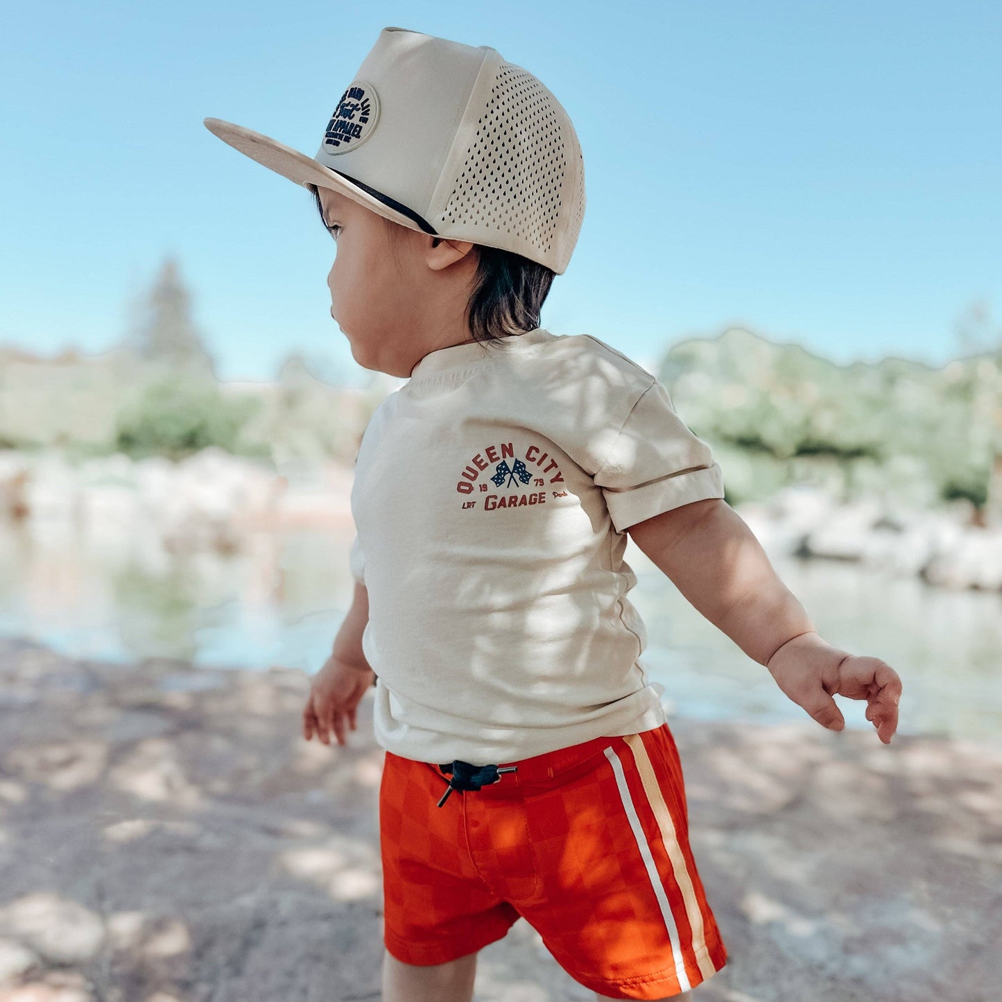 Little Rad Things - RETRO-WAVE HYBRID BOARD SHORT - RED/ORANGE