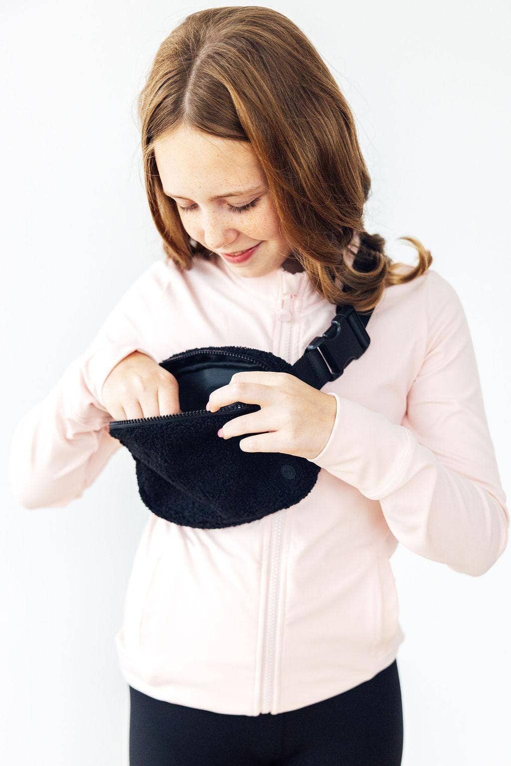 Mila & Rose - Black Fleece Belt Bag