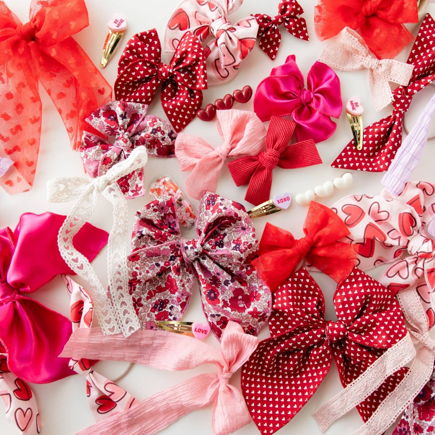 Modern Piggy - Romantic | Ribbon Bow: Alligator Clip