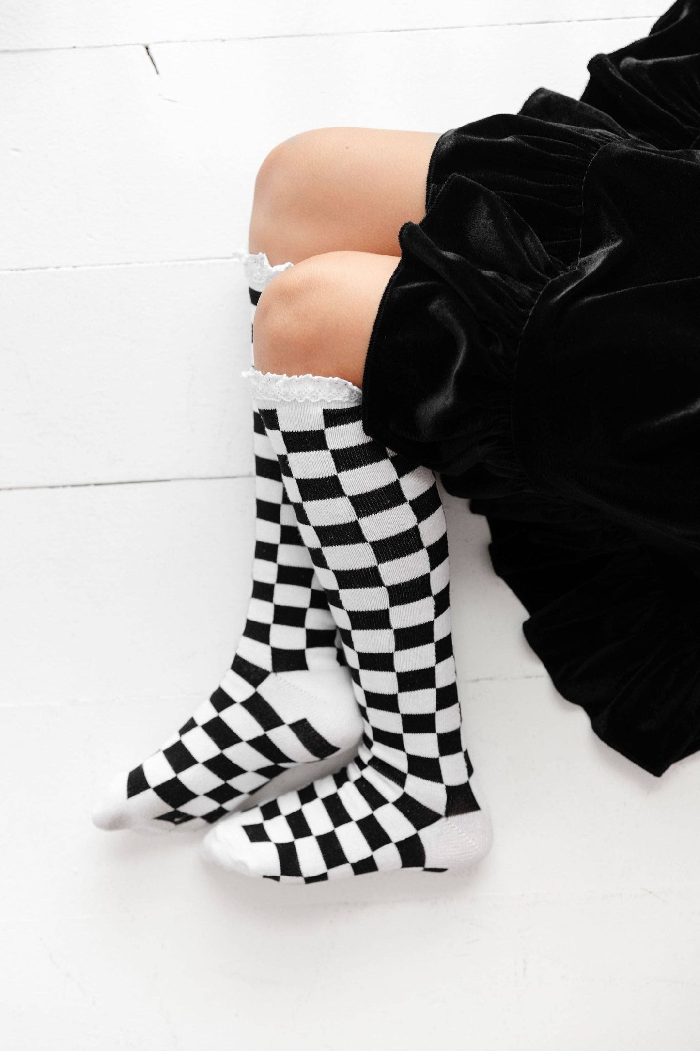 Little Stocking Co. - Checkered Lace Top Knee High Socks - White/Black