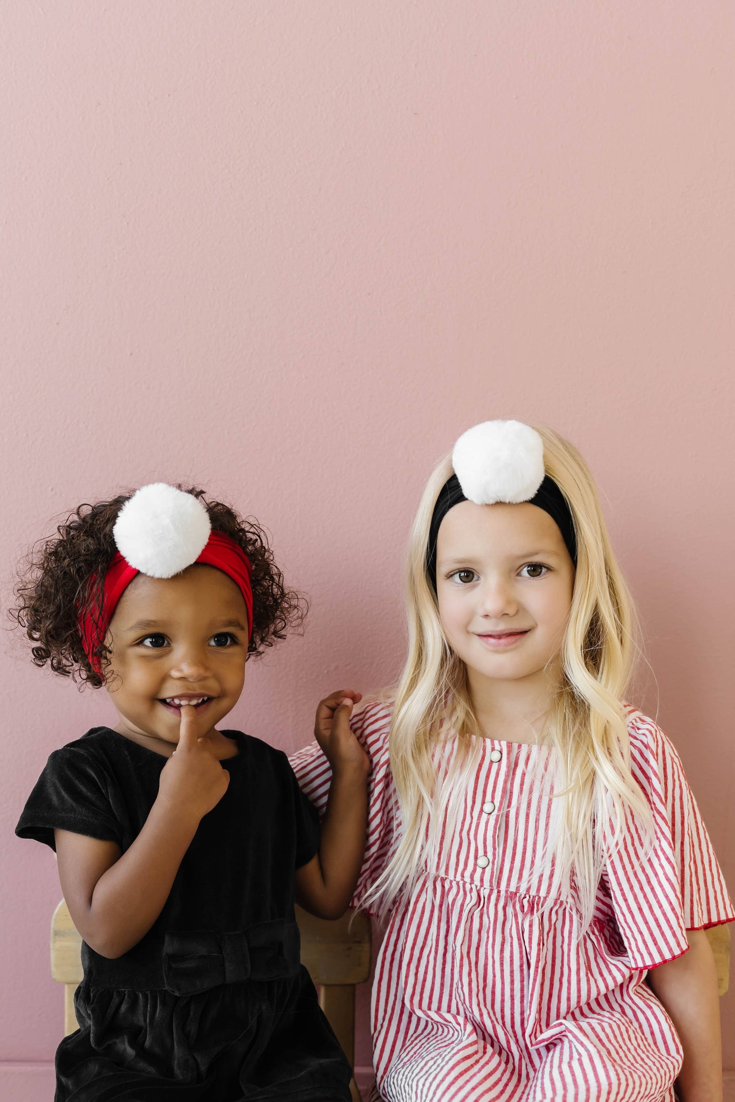 LUXE FUR POM: cherry/white