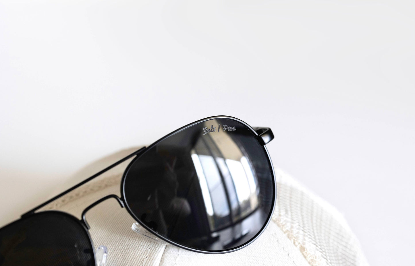 Salt and Pine - Goose Specs