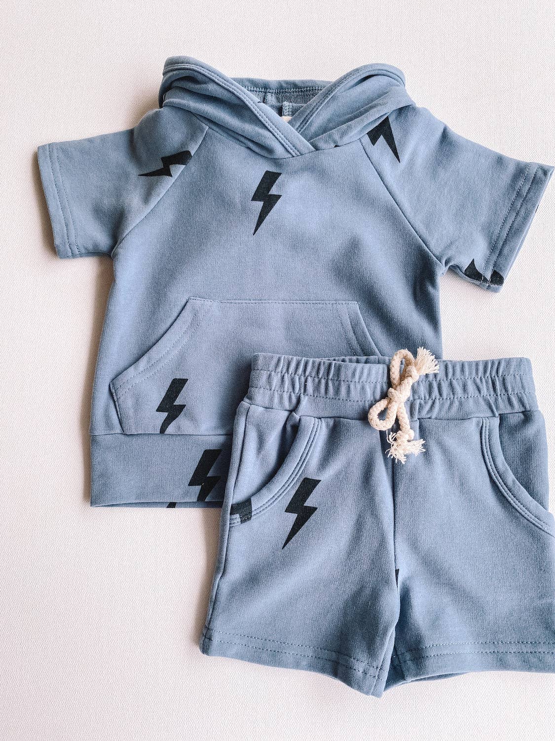 Daffodilly - Lightning hooded set - dusty blue