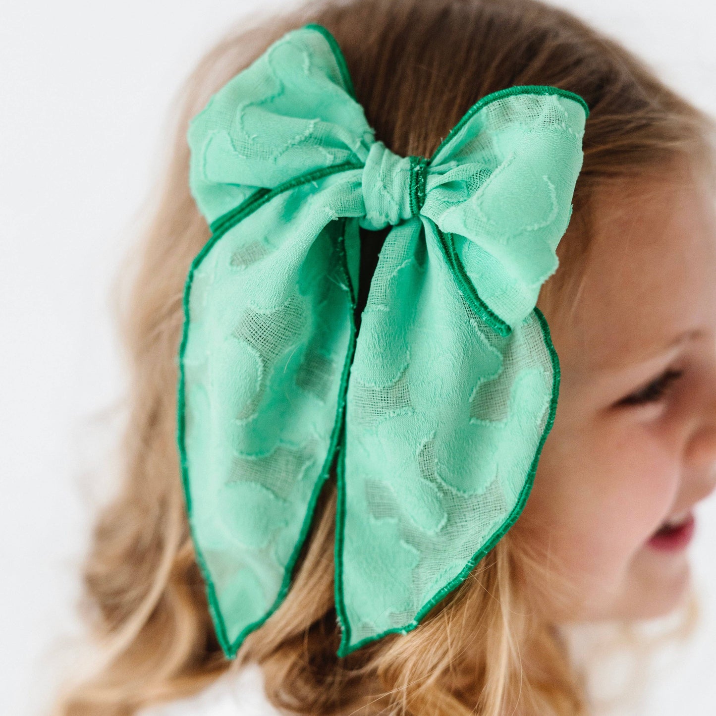 Baby Bling Bows - POINTED BIG BELLE CLIP: clover fields