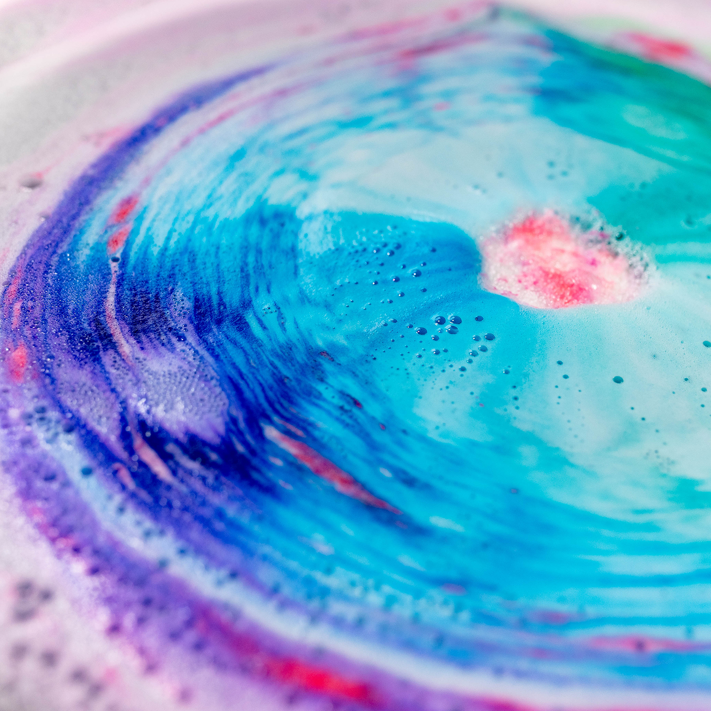 Luxiny Products - Luxurious Bath and Body - Bath Bomb Hand Painted Color Burst - Sea Shell - Spring B