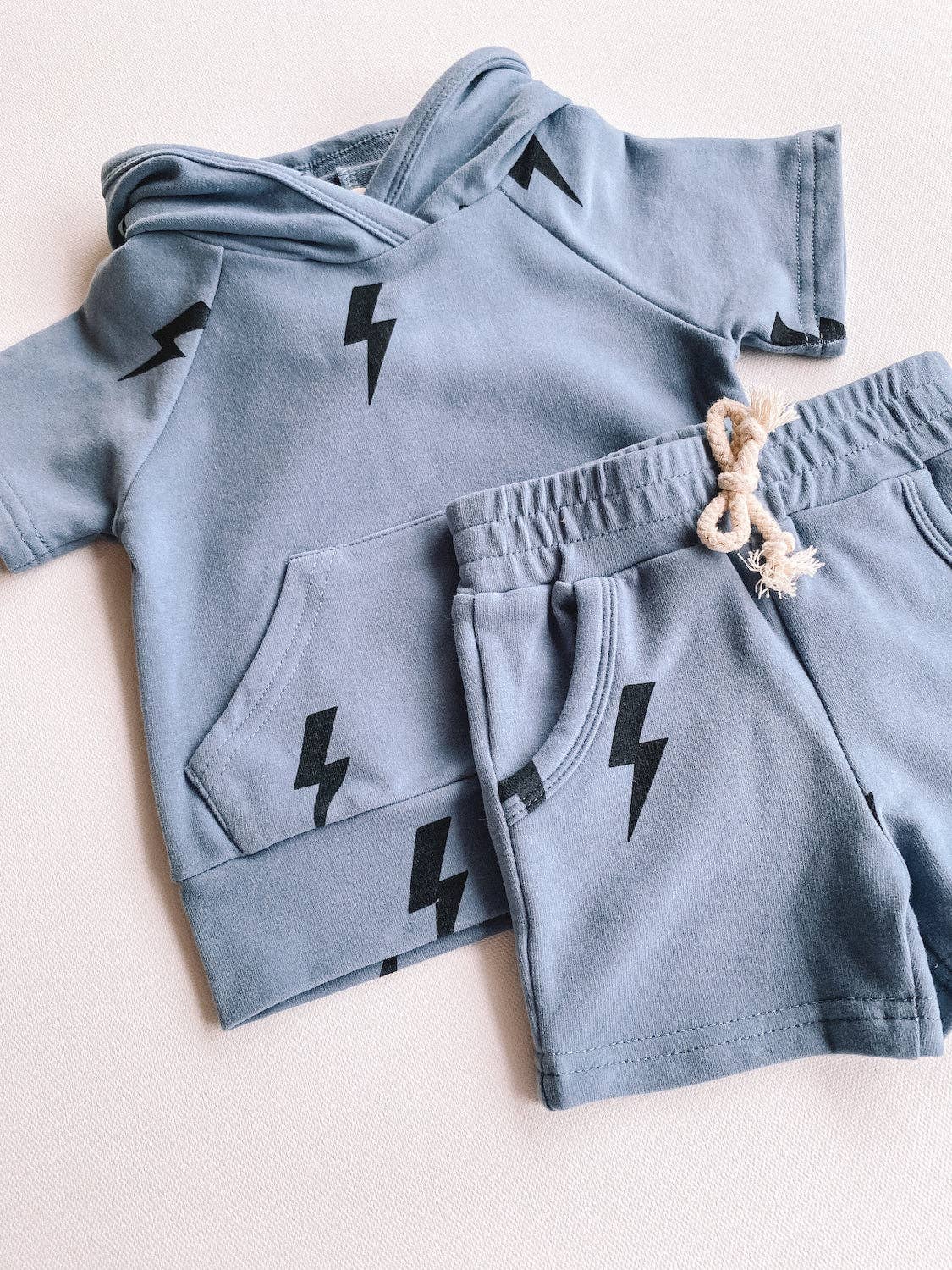 Daffodilly - Lightning hooded set - dusty blue