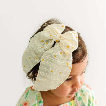 Baby Bling Bows - POINTED BIG BELLE CLIP: almond daisy